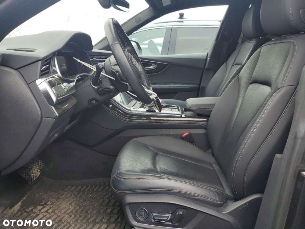 Audi Q8 - 8