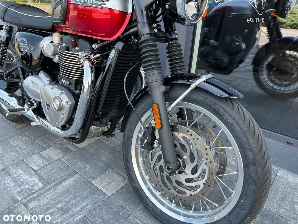 Triumph Bonneville - 7
