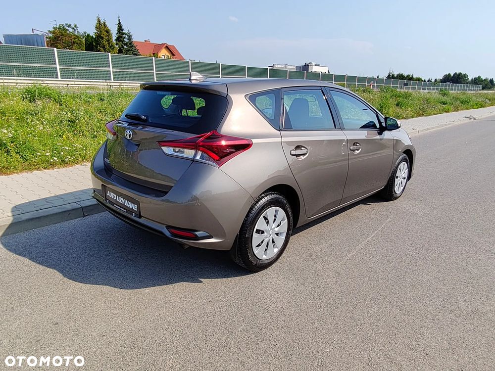 Toyota Auris 1.6 Classic Plus - 28
