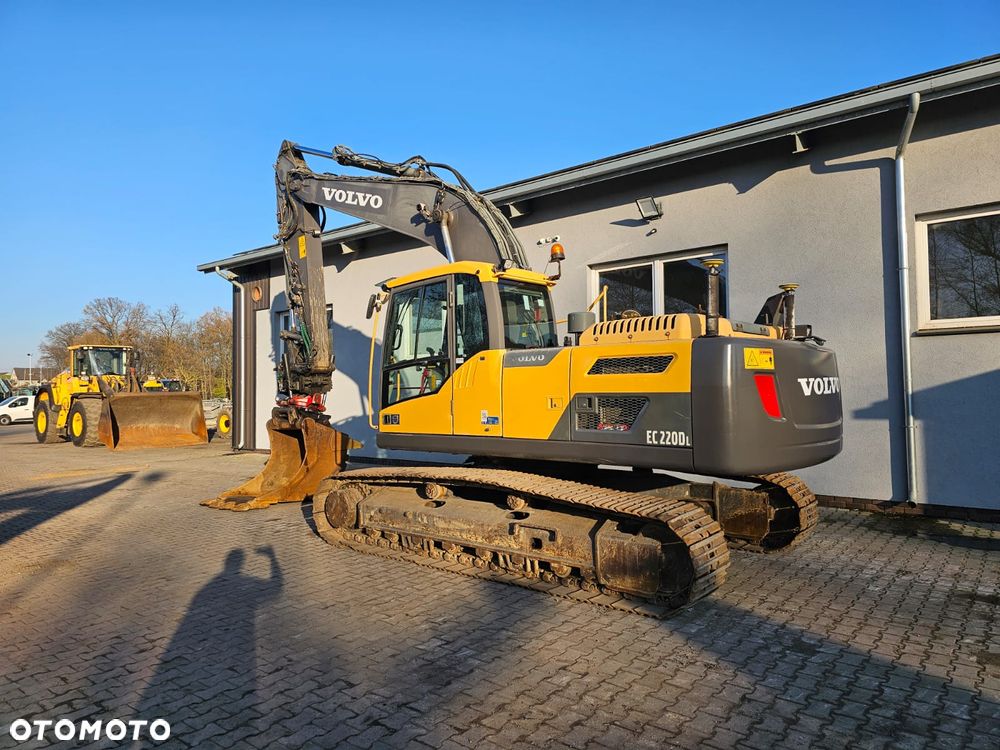 Volvo EC 220 DL - 3