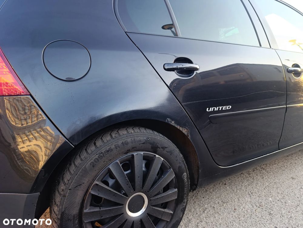 Volkswagen Golf 2.0 TDI DPF United - 17