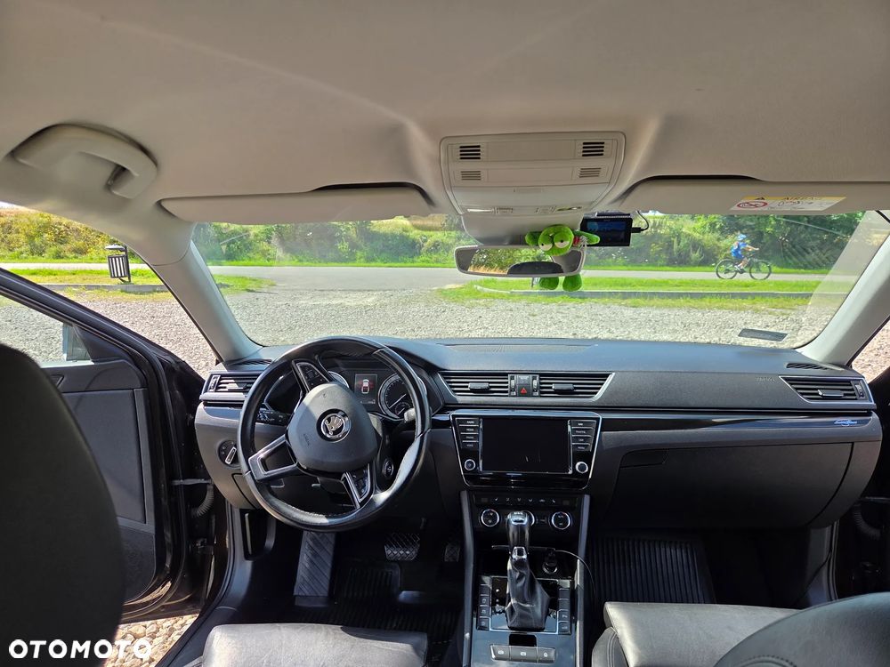 Skoda Superb 2.0 TDI L&K DSG - 12