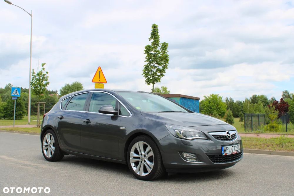 Opel Astra 1.7 CDTI DPF Cosmo - 4
