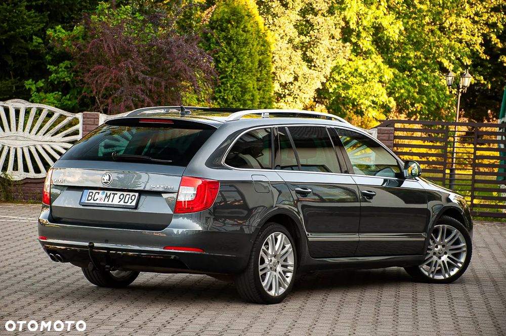 Skoda Superb 2.0 TDI Green tec DSG Exclusive - 12