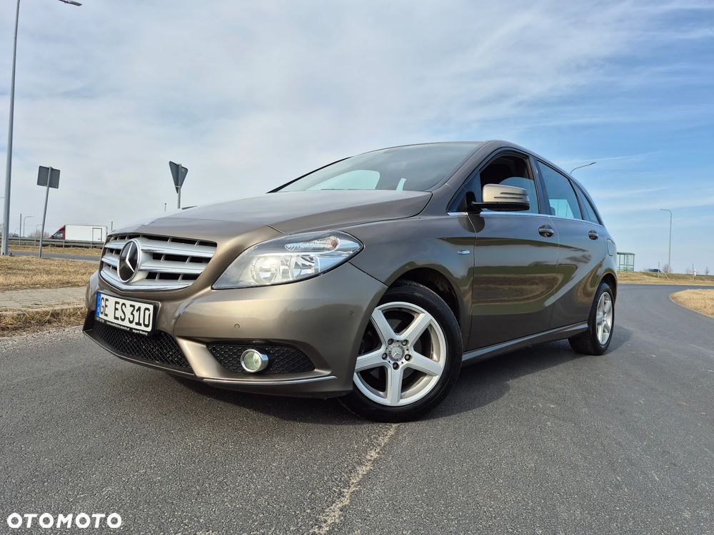 Mercedes-Benz Klasa B 180 (BlueEFFICIENCY) 7G-DCT - 2