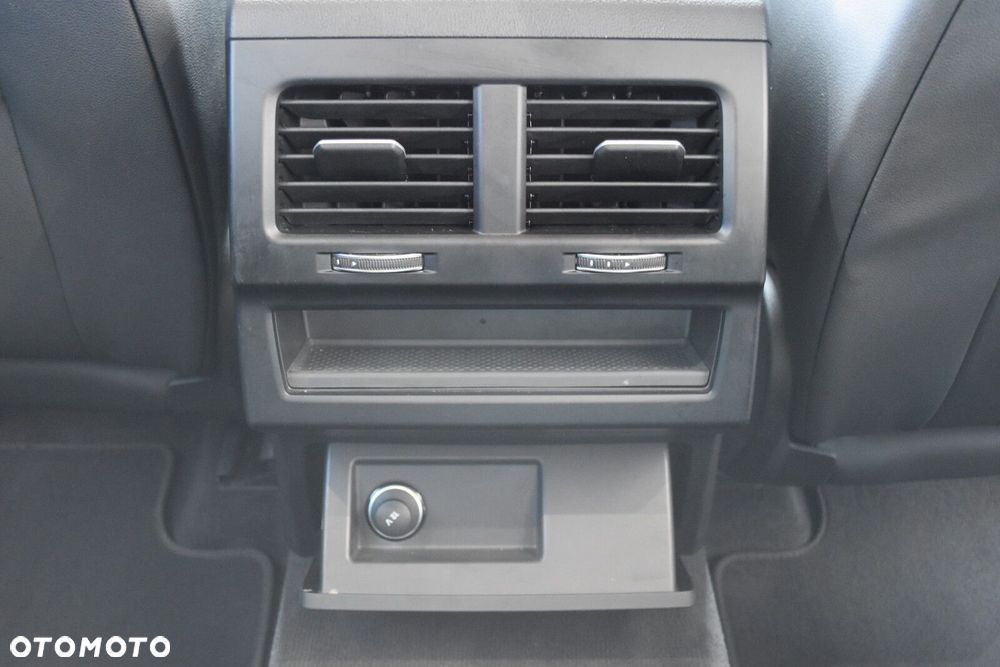 Volkswagen Touareg - 36