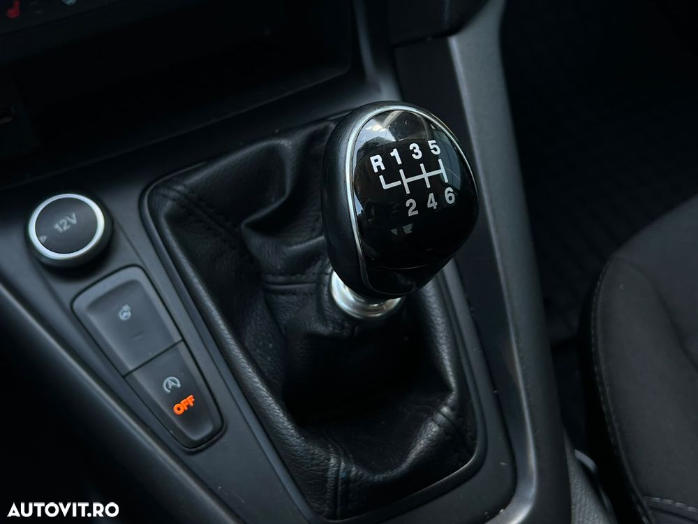 Ford Focus 1.0 EcoBoost Connected - 24