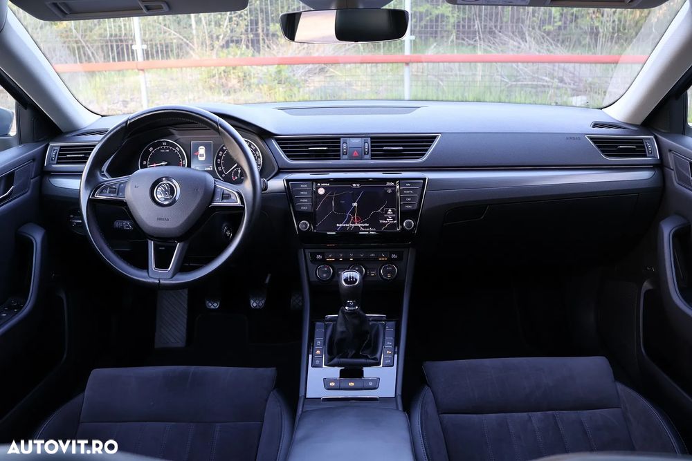 Skoda Superb 2.0 TDI Premium Edition - 8