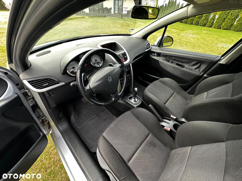 Peugeot 207 - 12