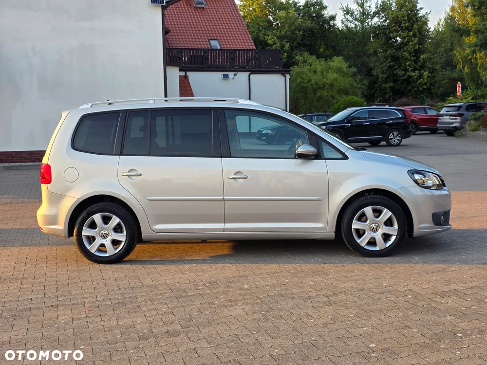 Volkswagen Touran - 4
