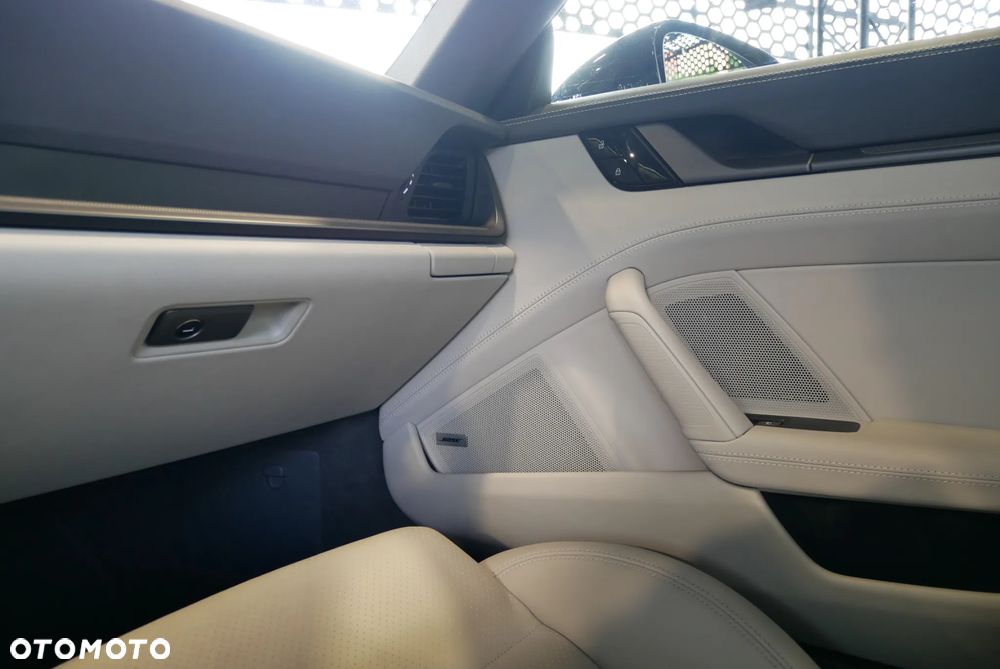 Porsche 911 Carrera 4S - 24