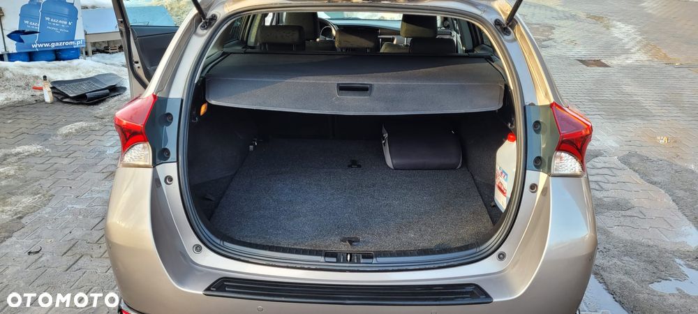 Toyota Auris 1.6 Premium Comfort - 5