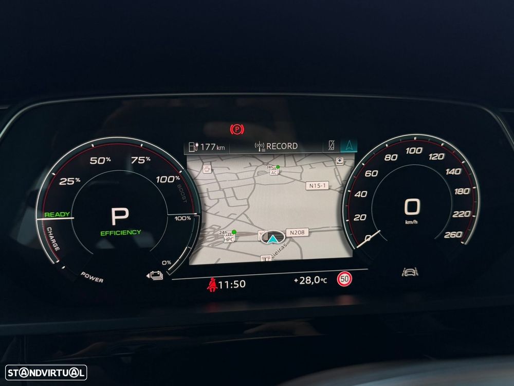 Audi Q8 e-Tron 50 quattro S line - 31
