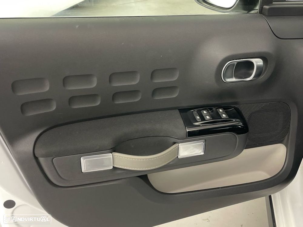Citroën C3 1.2 PureTech Shine - 16