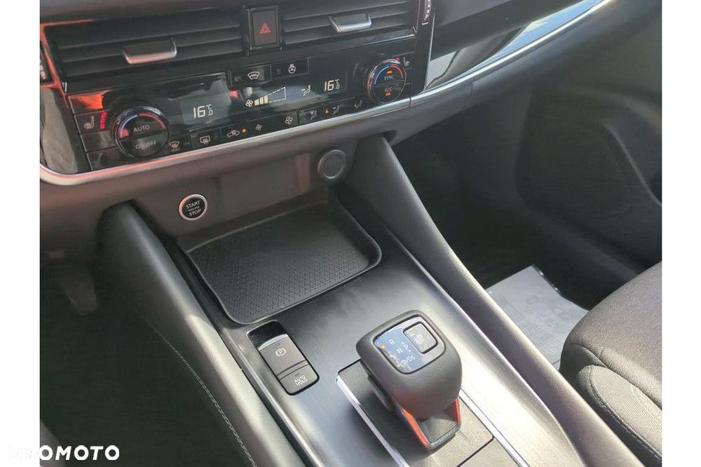 Nissan Qashqai 1.3 DIG-T MHEV N-Connecta Xtronic - 9