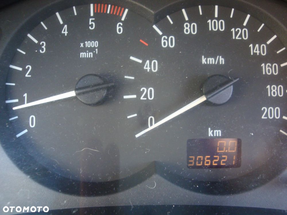 Opel Corsa 1.7 DI Start - 4