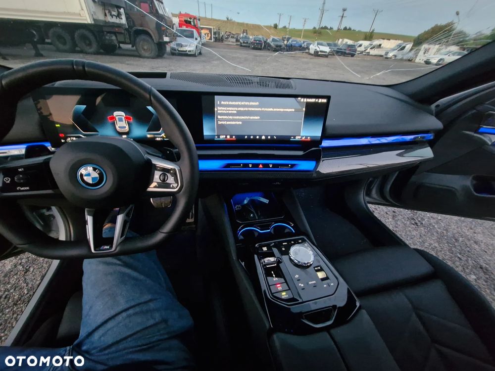 BMW Seria 5 530e xDrive - 37