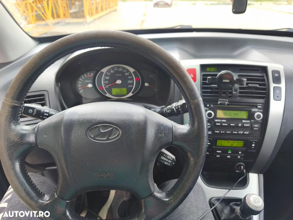 Hyundai Tucson 2.0 2WD GLS - 11