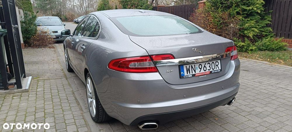 Jaguar XF 3.0 V6 D Luxury - 5