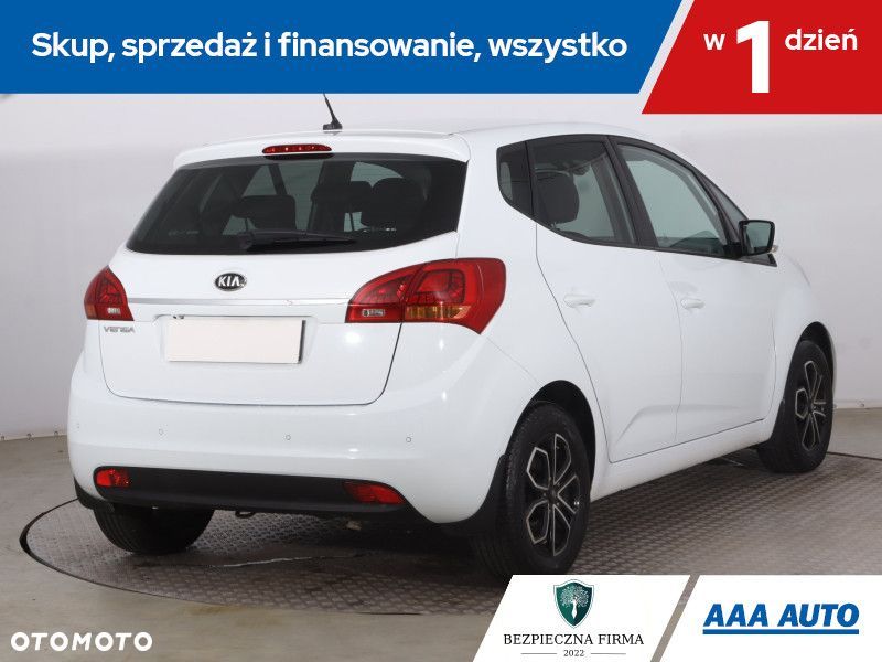 Kia Venga - 7