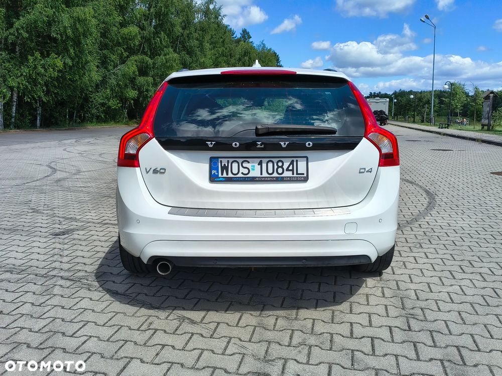 Volvo V60 D4 Geartronic Momentum - 9