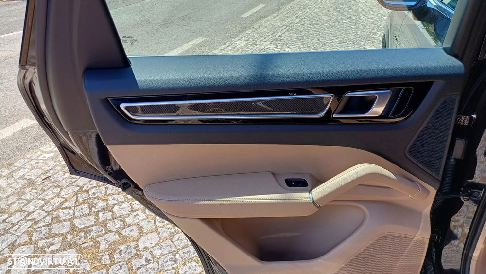 Porsche Cayenne E-Hybrid - 16