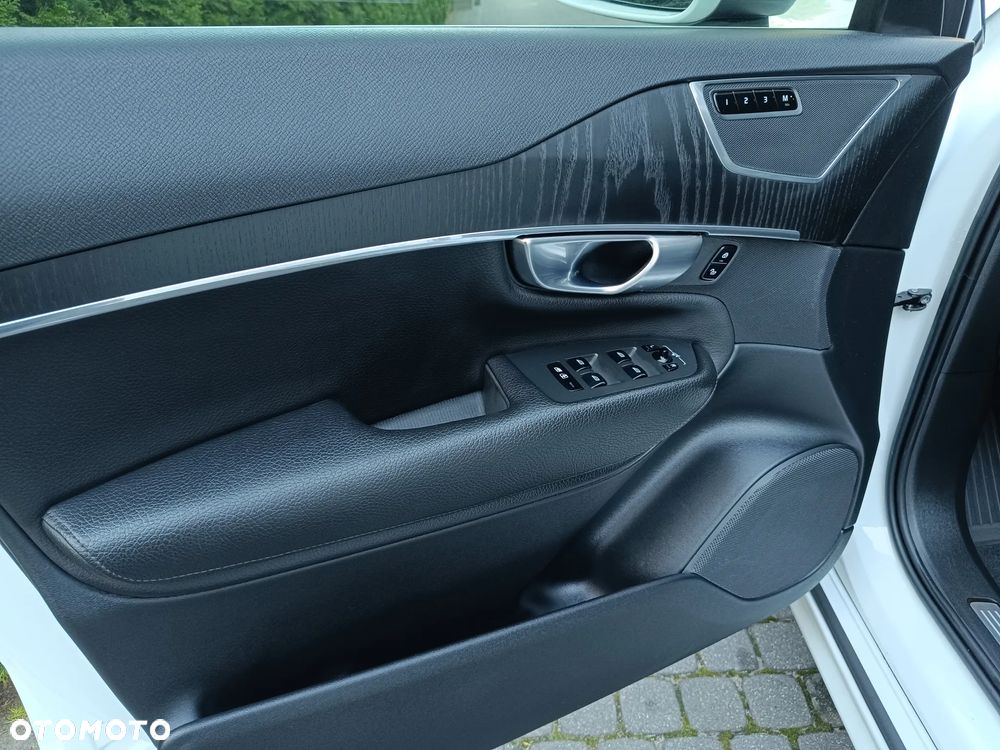 Volvo XC 90 T5 AWD Momentum 7os - 29