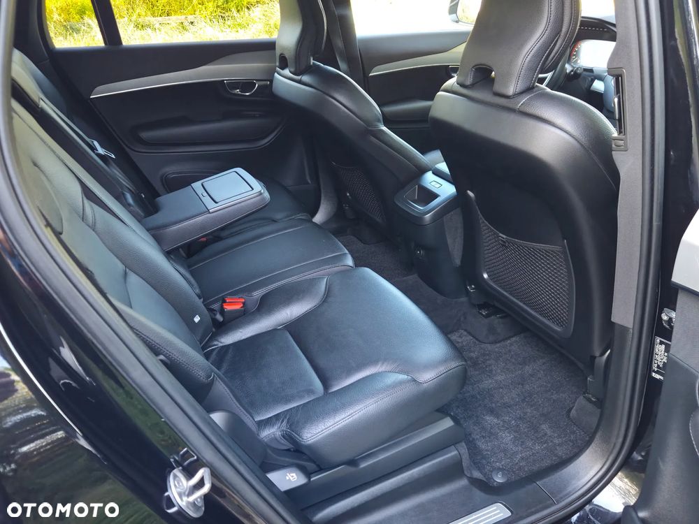 Volvo XC 90 B5 B AWD Momentum Pro - 11