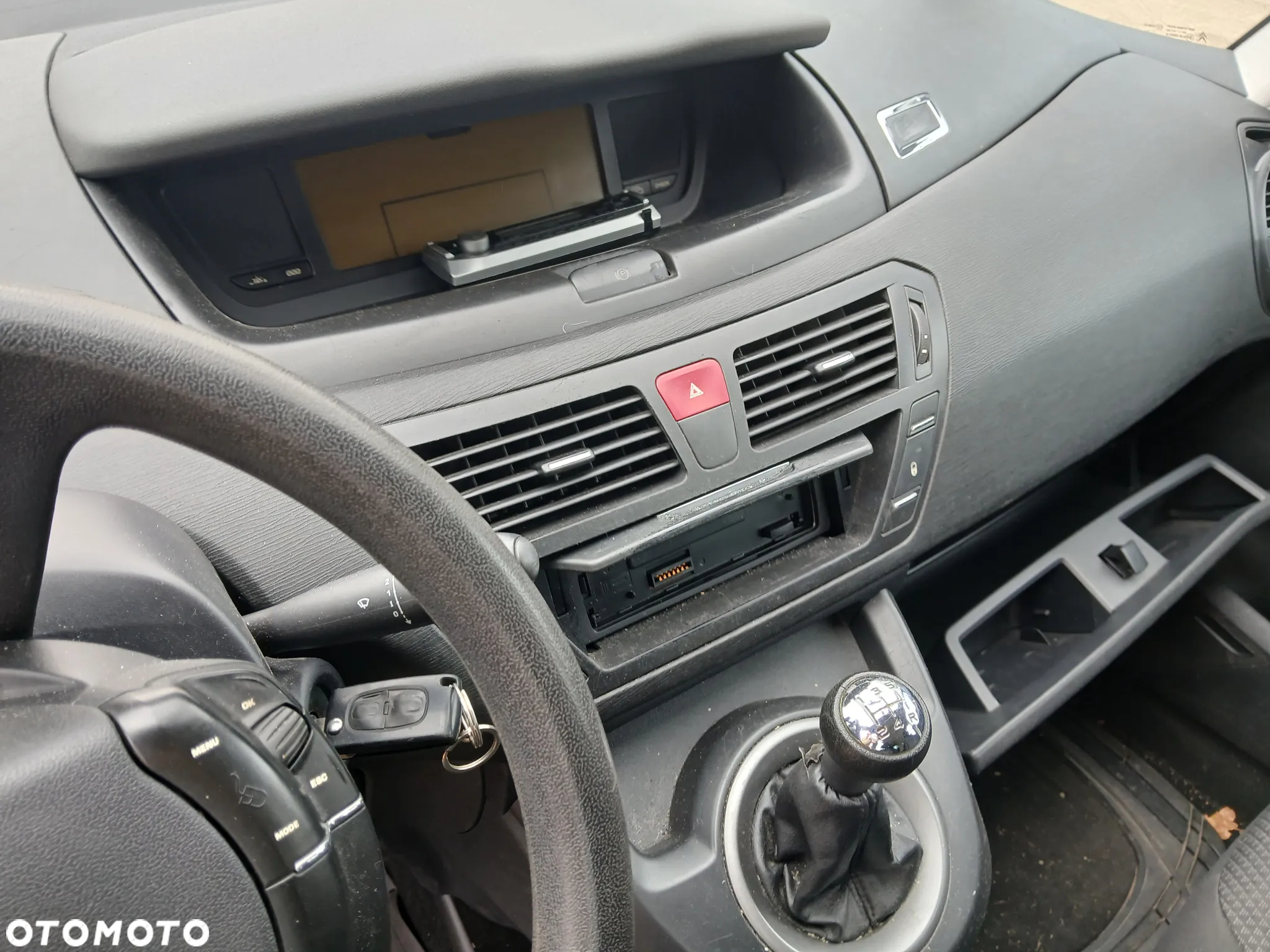 citroen C4 picasso KEBC fotel fotele kanapa deska kokpit podsufitka boczek boczki klamka podłokietnik - 5
