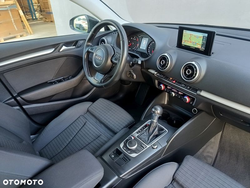 Audi A3 Sportback - 3