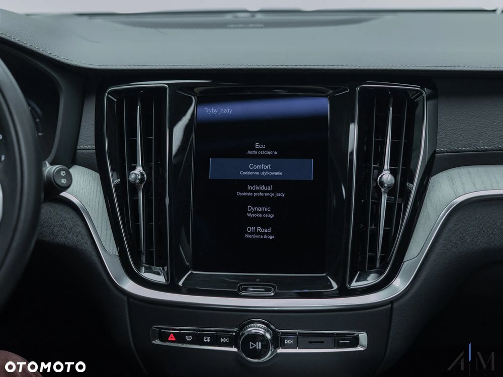 Volvo V60 Cross Country B4 D AWD Geartronic - 32