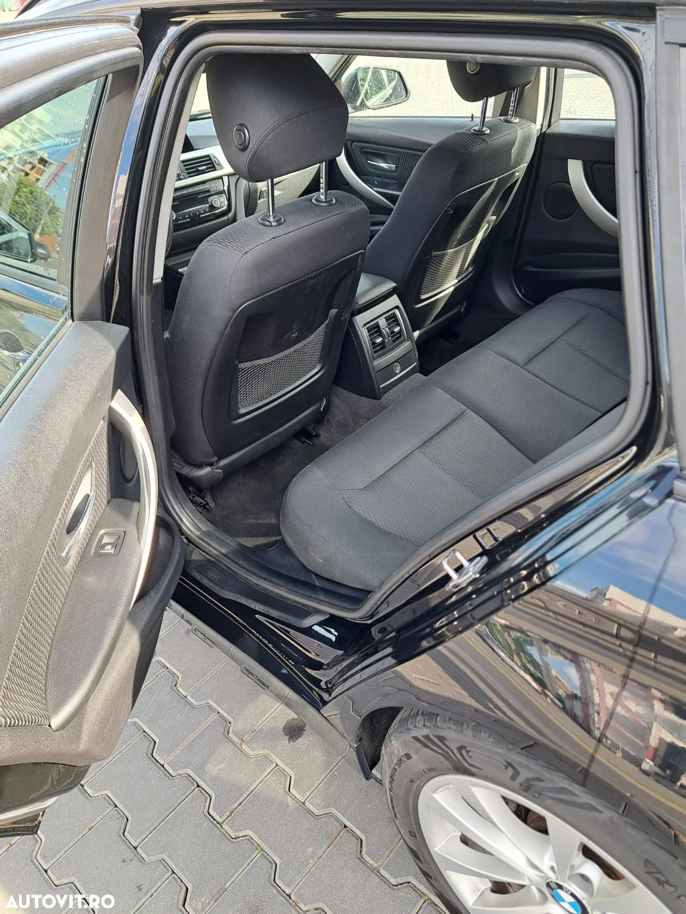 BMW Seria 3 320d Touring Aut. Luxury Line - 13