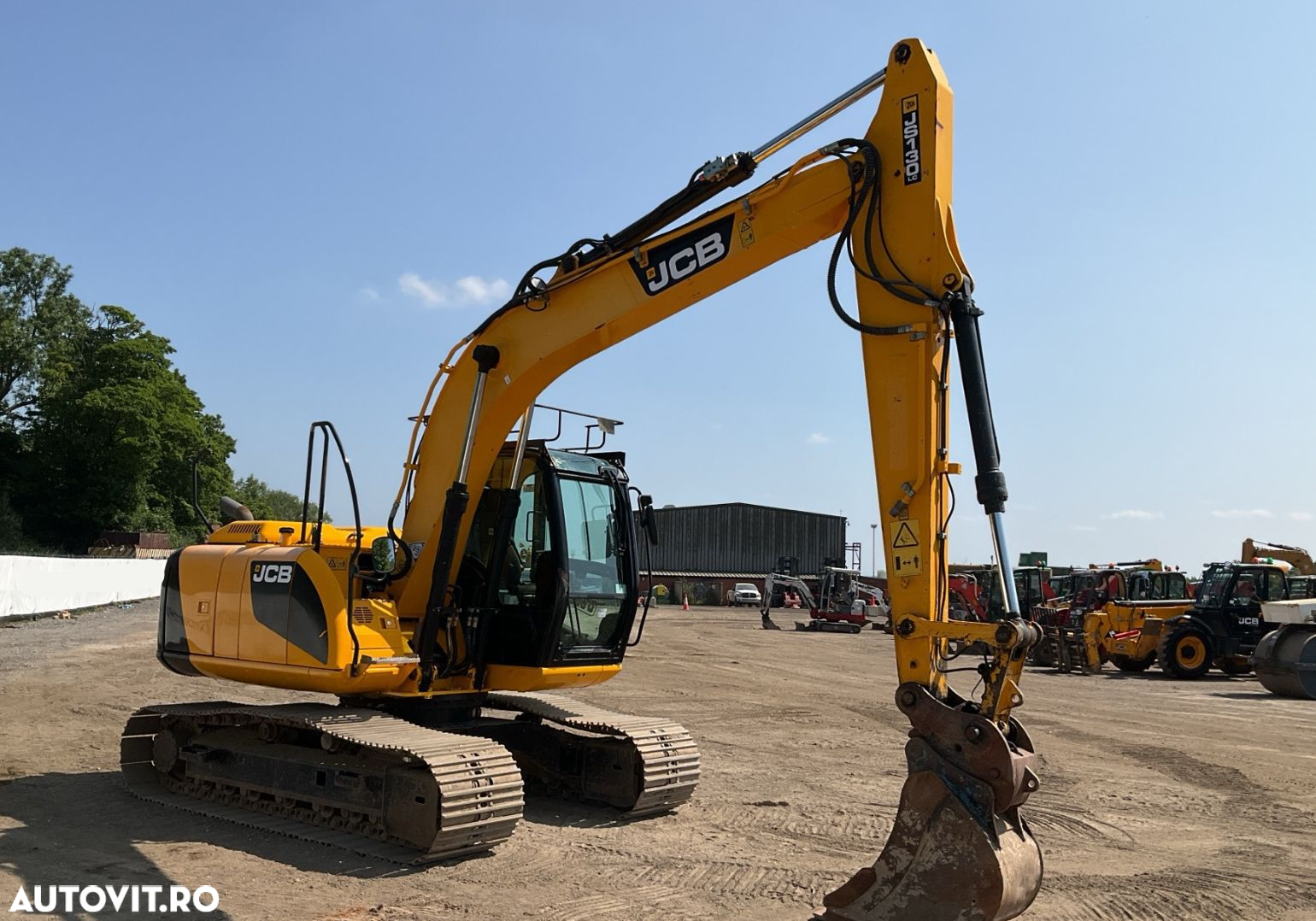 JCB JS130 Excavator - 5