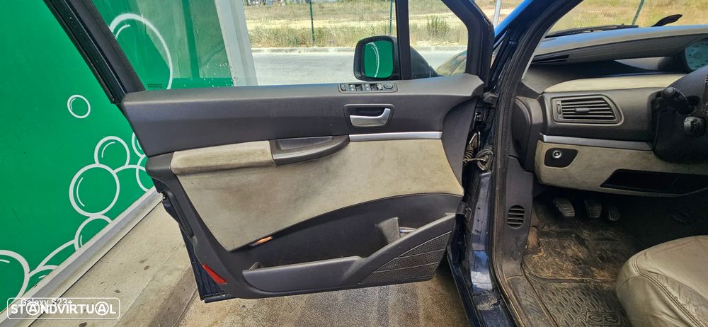 Citroën C8 2.2 HDi 16V Exclusive - 15