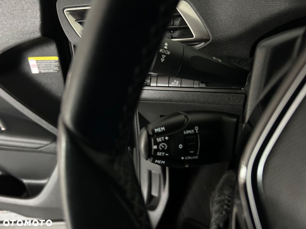Peugeot 5008 1.2 PureTech Access S&S - 37