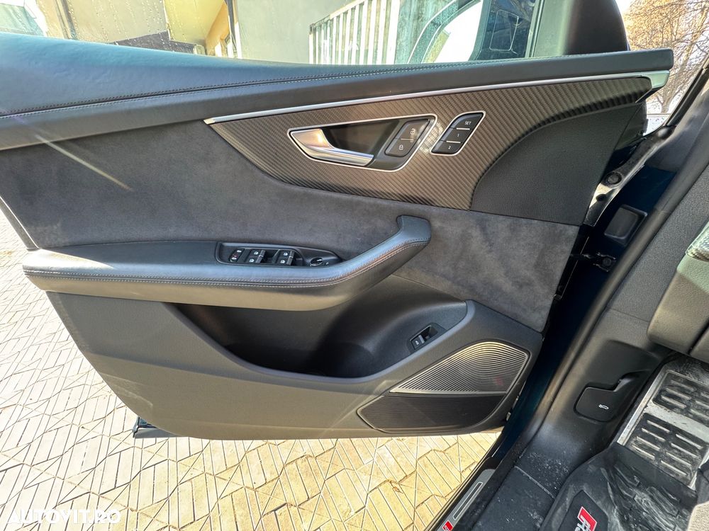 Audi RS Q8 TFSI quattro tiptronic - 11