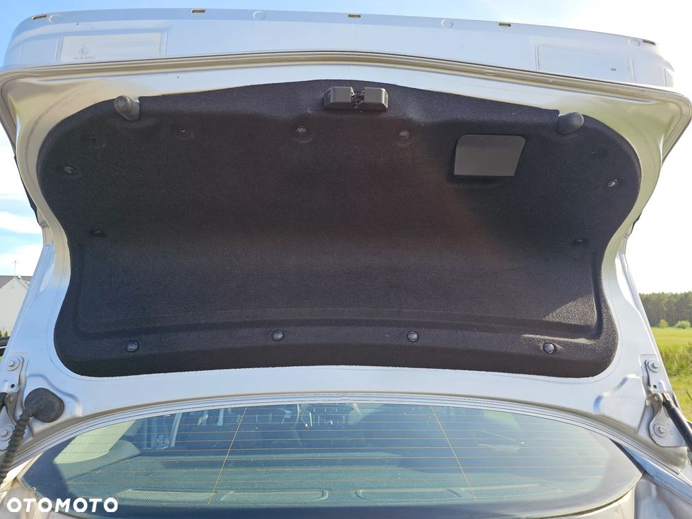 Ford Mondeo 2.0 TDCi Trend - 13