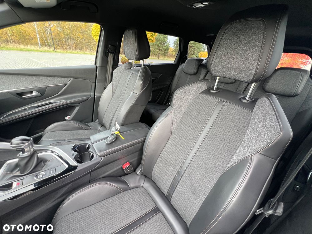 Peugeot 5008 - 24