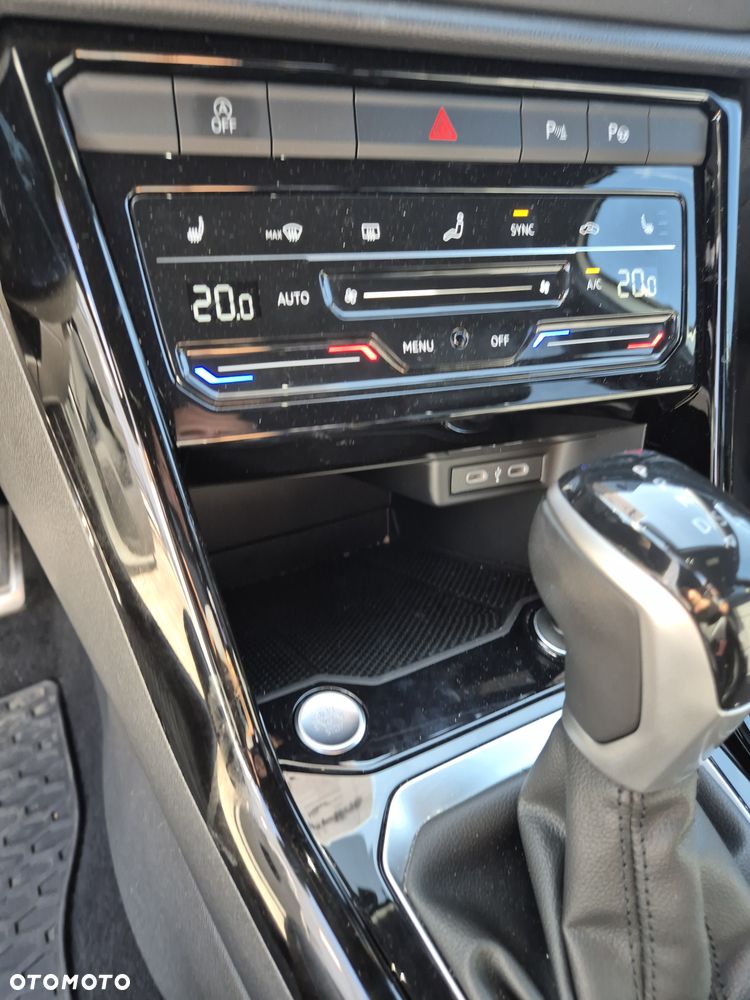 Volkswagen T-Roc 1.5 TSI R-Line DSG - 12