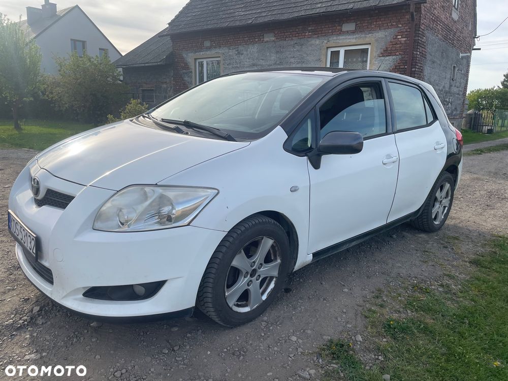 Toyota Auris - 1