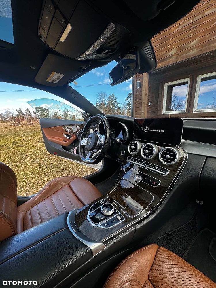 Mercedes-Benz Klasa C 300 9G-TRONIC - 11