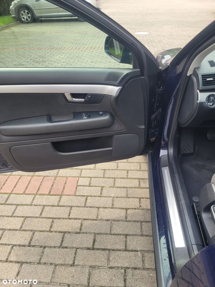 Audi A4 Avant - 16