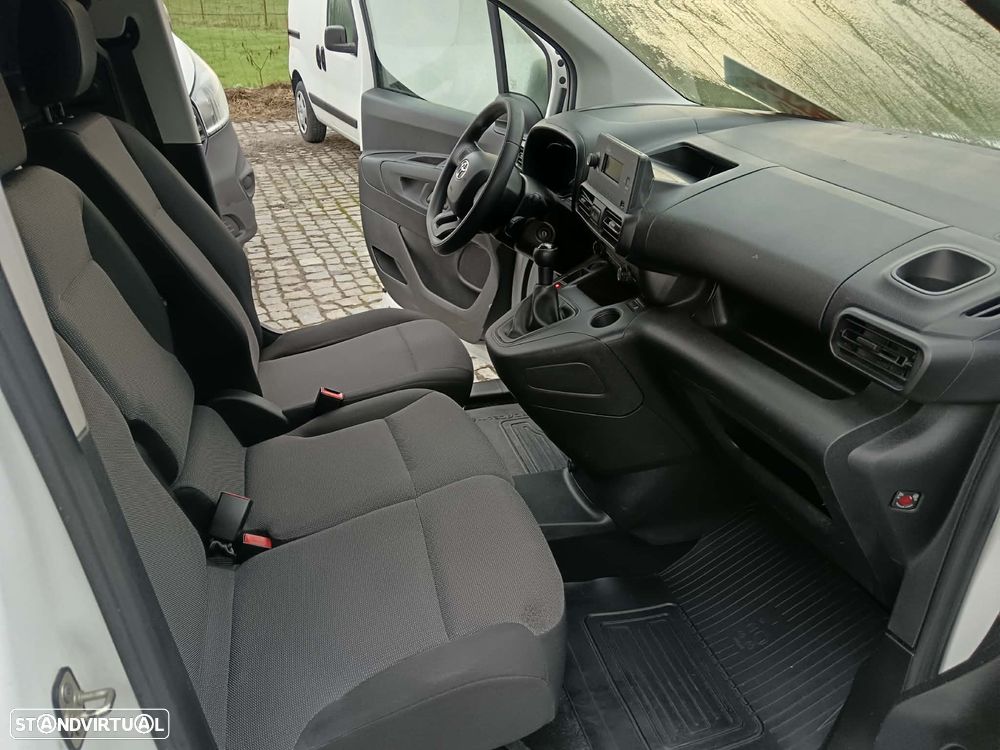 Toyota Proace City 1.5 D  3 LUGARES - 7