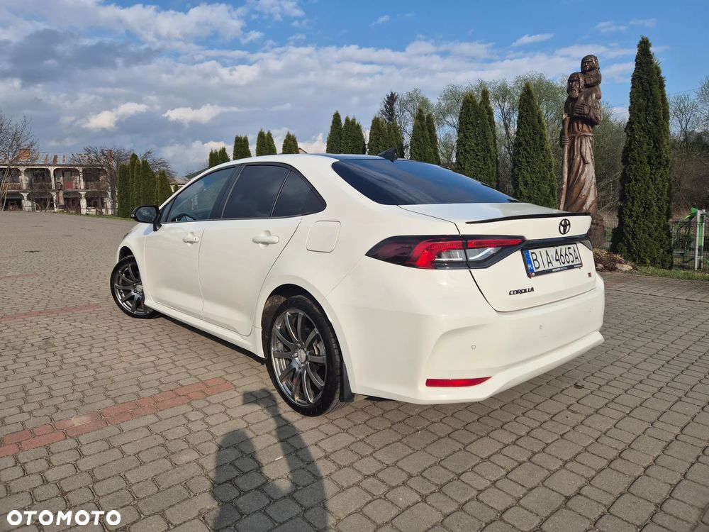 Toyota Corolla - 4
