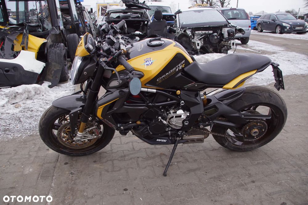 Motocykl na części 692106889 MV Agusta Dragster 800 RR 140 KM 2017R wydech hp corse koła bst włókno węglowe ohlins brembo carbon stretfighter silnik lampa lagi felgi zaciski zbiornik licznik - 3