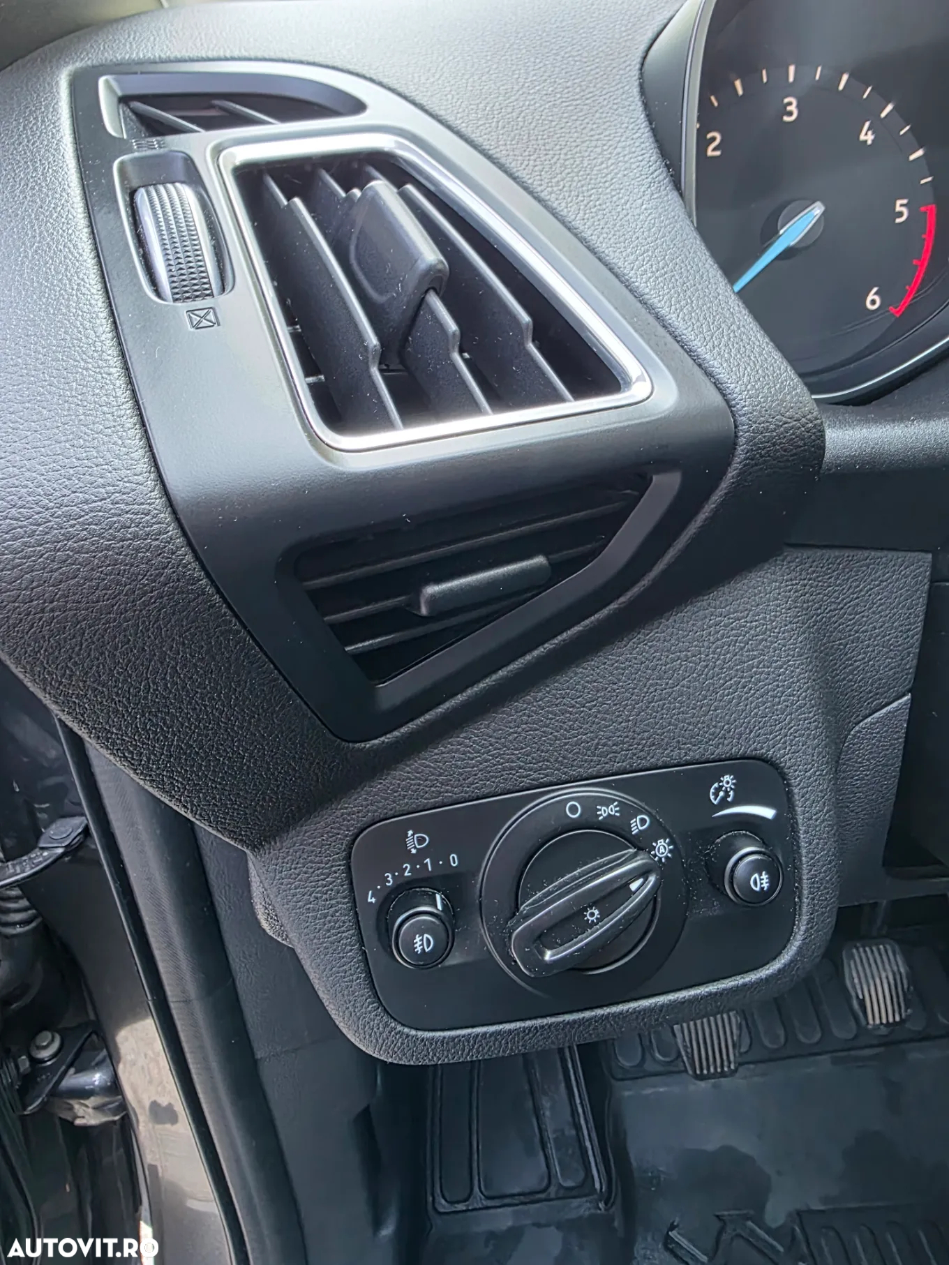 Ford Kuga 2.0 TDCi 2WD Titanium - 5