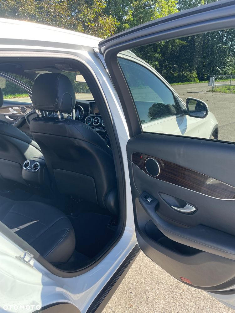 Mercedes-Benz GLC 300 4Matic 9G-TRONIC - 24