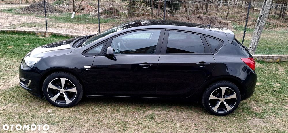 Opel Astra 1.4 150 Jahre - 10