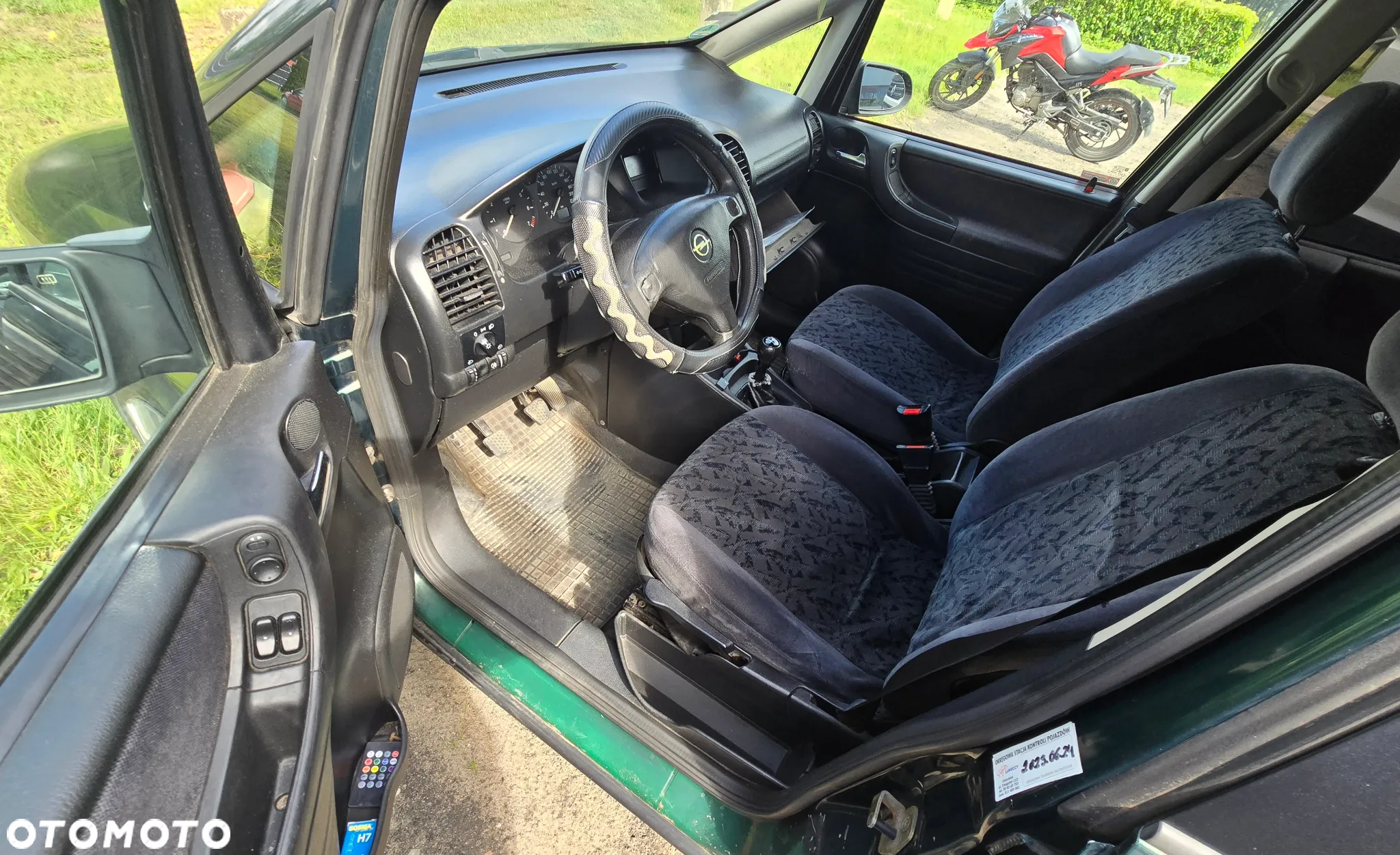 Opel Zafira 1.8 16V Comfort - 2