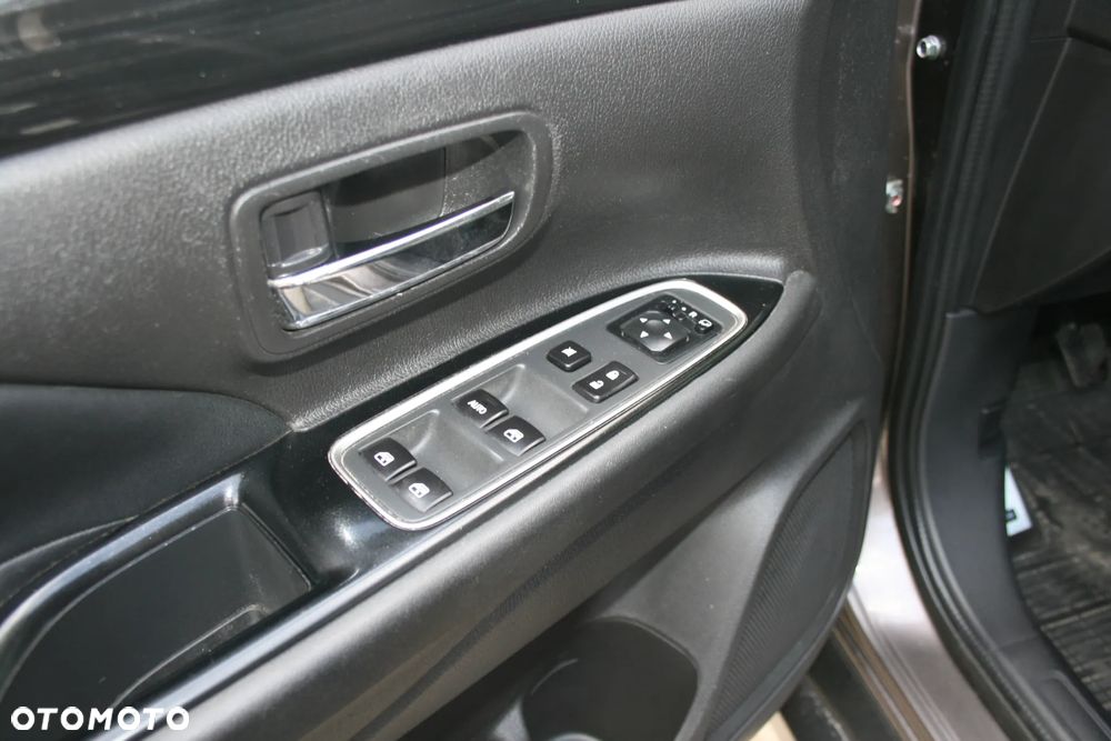 Mitsubishi Outlander 2.2 DID Intense - 15